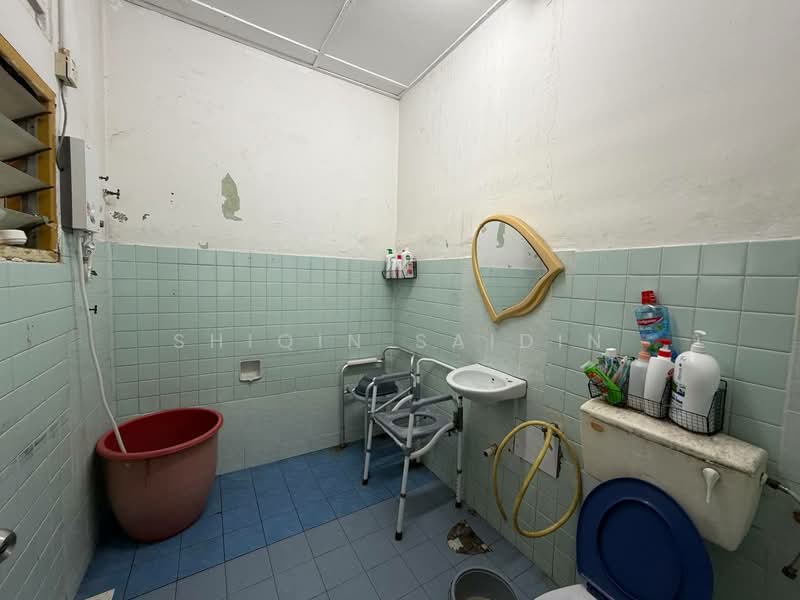 Rumah Banglo untuk Dijual di Seksyen 11 (Petaling Jaya) - Shiqin Saidin - Bathroom - PropertyGuru.com.my