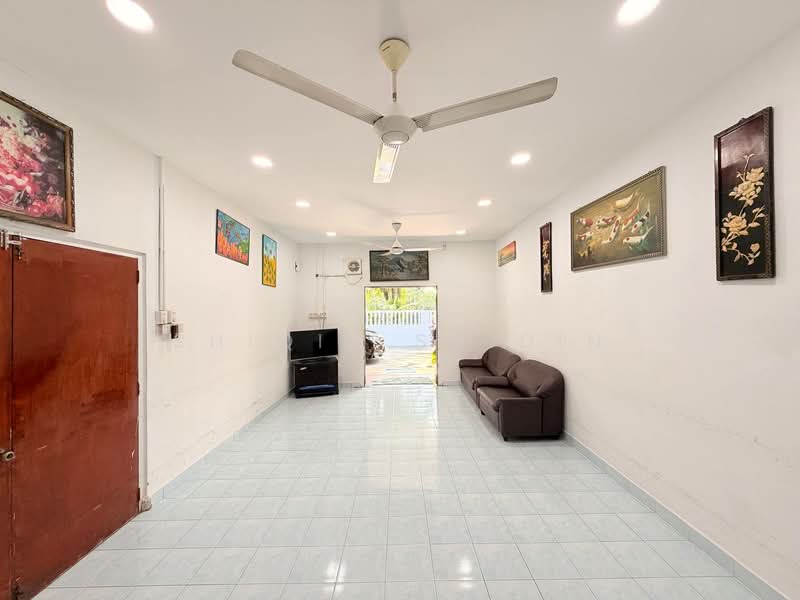 Rumah Banglo untuk Dijual di Seksyen 11 (Petaling Jaya) - Shiqin Saidin - Living Room - PropertyGuru.com.my