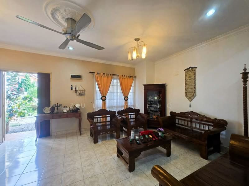 Rumah Teres untuk Dijual di Bandar Kinrara Seksyen 5 (Bandar Kinrara) - Zul Syafiq - Living Room - PropertyGuru.com.my