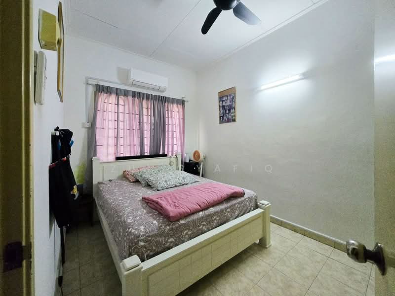 Rumah Teres untuk Dijual di Bandar Kinrara Seksyen 5 (Bandar Kinrara) - Zul Syafiq - Bedroom - PropertyGuru.com.my