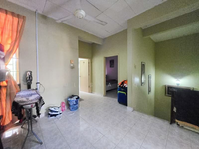 Rumah Teres untuk Dijual di Bandar Kinrara Seksyen 5 (Bandar Kinrara) - Zul Syafiq - Living Room - PropertyGuru.com.my