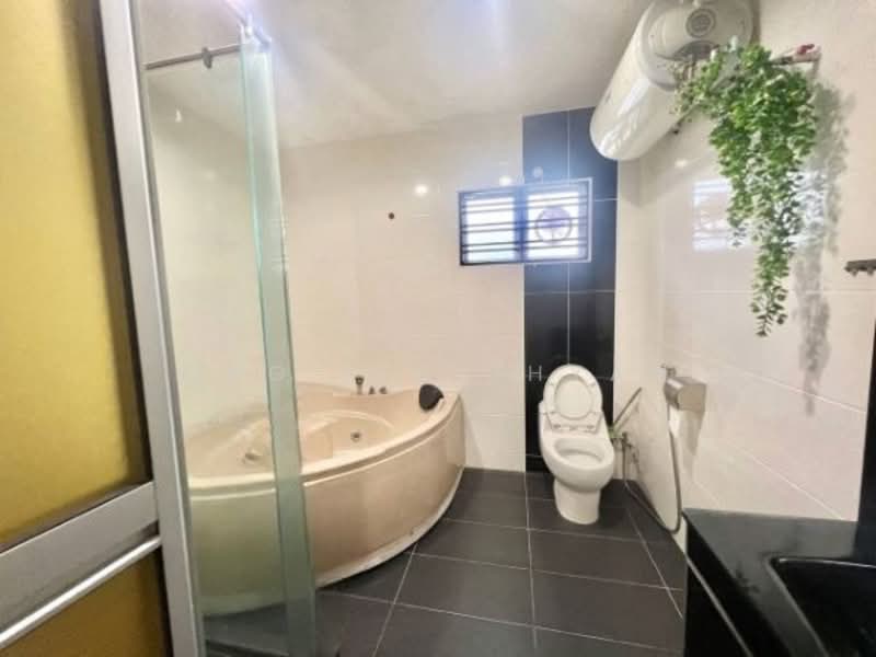 Rumah Teres 2 Tingkat untuk Dijual di Taman Sentosa (Johor Bahru) - Ong Lih Shyan - Bathroom - PropertyGuru.com.my