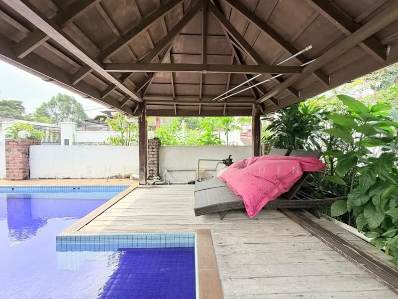 Rumah Banglo untuk Dijual di Seksyen 11 (Petaling Jaya) - Shiqin Saidin - Pool - PropertyGuru.com.my