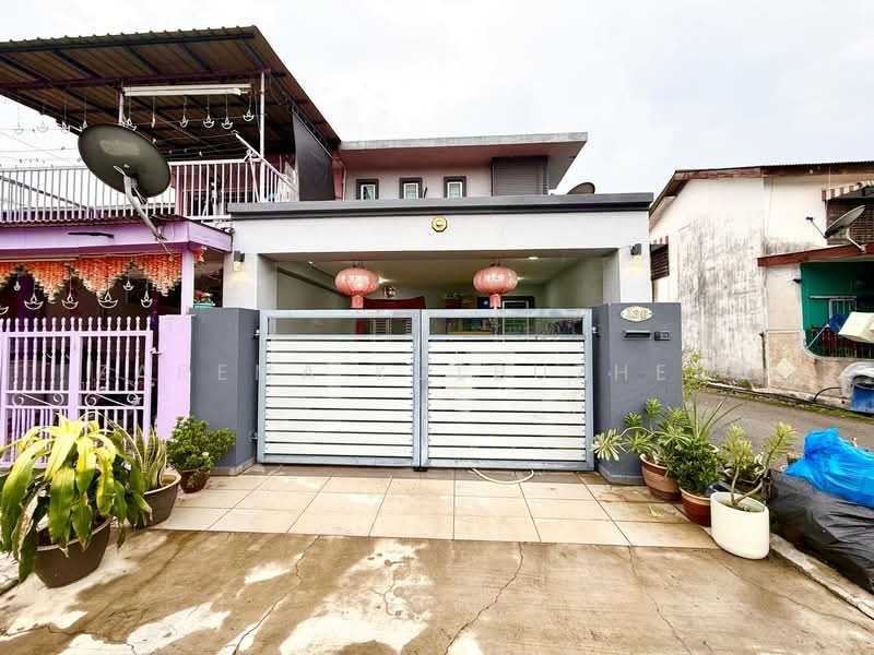 2-storey Terraced House for Sale in Taman Sri Semenyih (Semenyih) - Zarema Kulbuzheva - Exterior - PropertyGuru.com.my