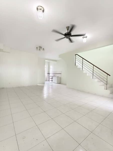 Rumah Teres 2 Tingkat untuk Dijual di Taman Setia Indah (Tebrau) - Crystal Kong - Living Room - PropertyGuru.com.my