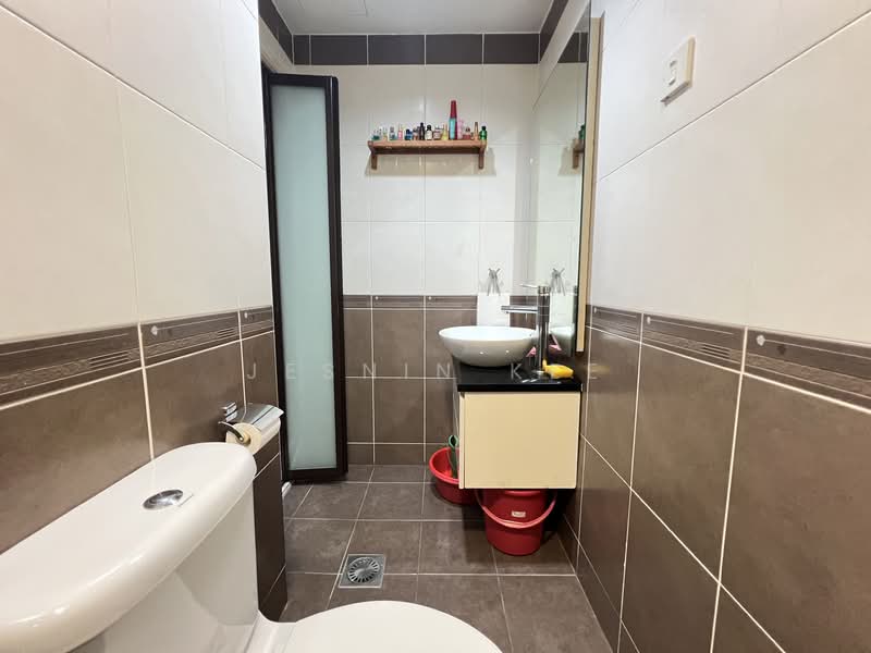3-storey Terraced House for Sale in Taman Tasik Damai (Sungai Besi) - Jesnin Kee - Bathroom - PropertyGuru.com.my