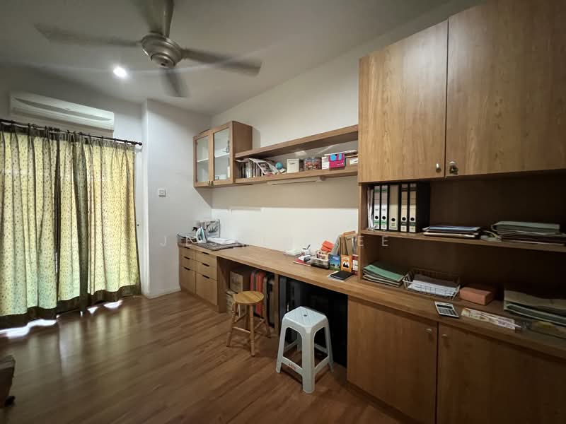 3-storey Terraced House for Sale in Taman Tasik Damai (Sungai Besi) - Jesnin Kee - PropertyGuru.com.my