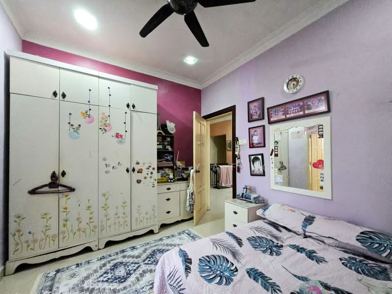 Semi-Detached House for Sale in Taman Taming Jaya (Balakong) - Zul Syafiq - Bedroom - PropertyGuru.com.my