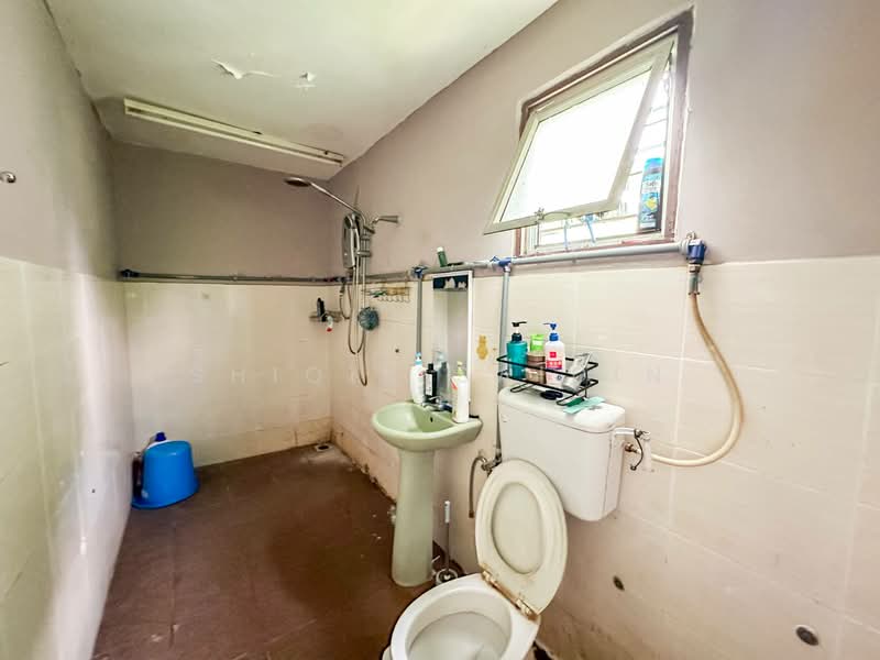 Rumah Teres 1 Tingkat untuk Dijual di Seksyen 51a (Petaling Jaya) - Shiqin Saidin - Bathroom - PropertyGuru.com.my