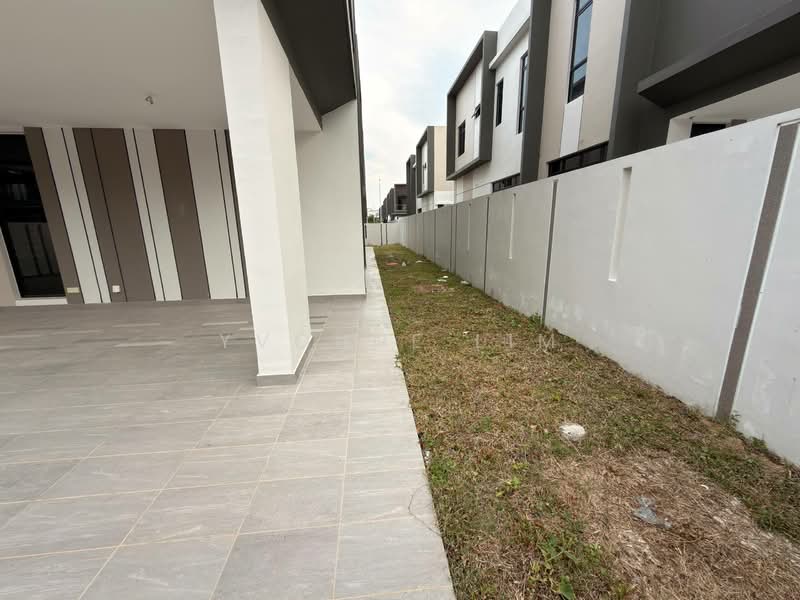 Rumah Berkembar untuk Dijual di Taman Sutera Utama (Skudai) - Yvonne Lim - Exterior - PropertyGuru.com.my
