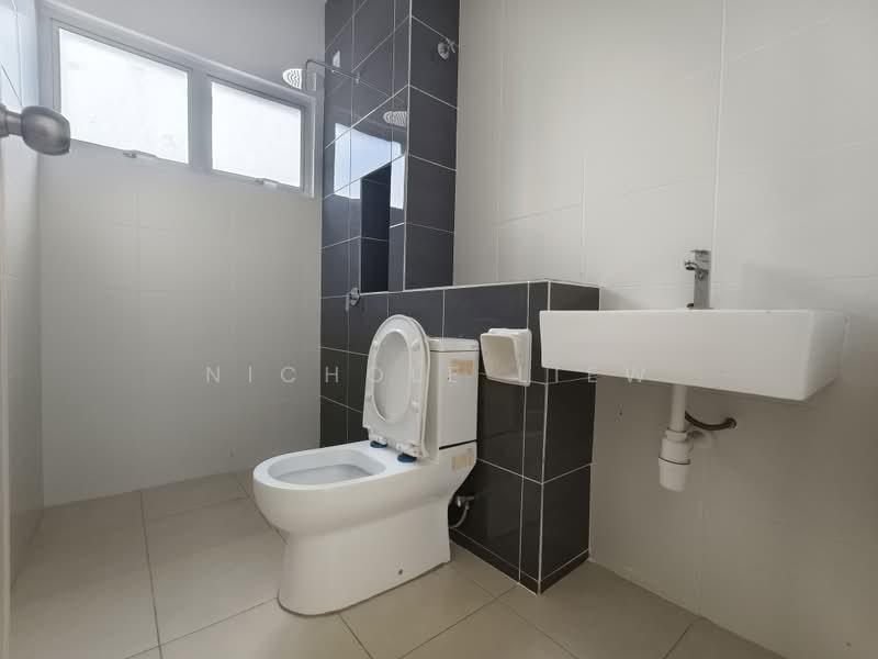 Rumah Teres 2-Tingkat untuk Dijual di Semenyih (Selangor) - Nichole Liew - Bathroom - PropertyGuru.com.my