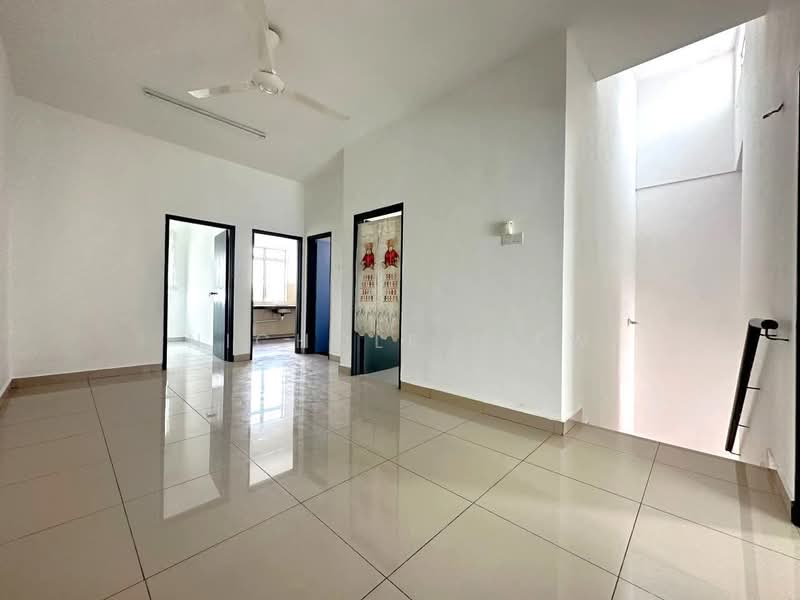 Townhouse for Sale in Taman Semenyih Mewah (Semenyih) - Nichole Liew - Living Room - PropertyGuru.com.my