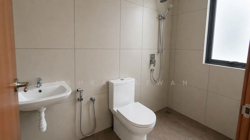 Rumah Teres 4 Tingkat untuk Dijual di Damansara Perdana (Selangor) - Ashraf Azwan - Bathroom - PropertyGuru.com.my