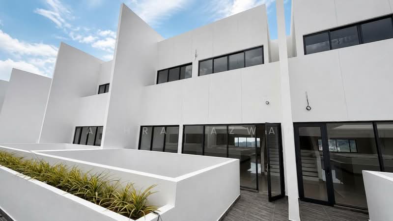 Rumah Teres 4 Tingkat untuk Dijual di Damansara Perdana (Selangor) - Ashraf Azwan - Exterior - PropertyGuru.com.my