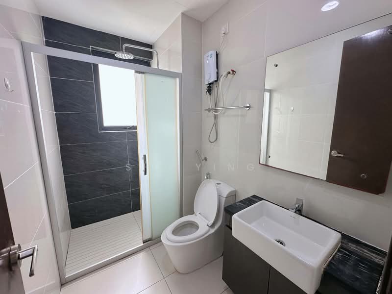 Pangsapuri untuk Dijual di Bay Point @ Country Garden Danga Bay - Shu Ying - Bathroom - PropertyGuru.com.my