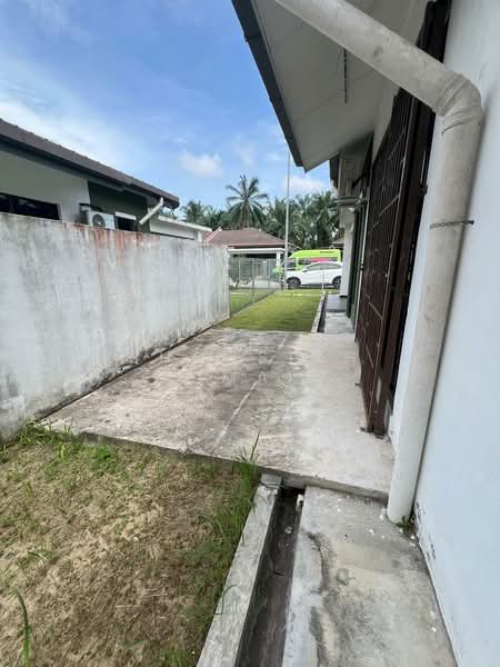Semi-Detached House for Sale in Ijok (Selangor) - SHAMSIAH AJMAIN - Exterior - PropertyGuru.com.my