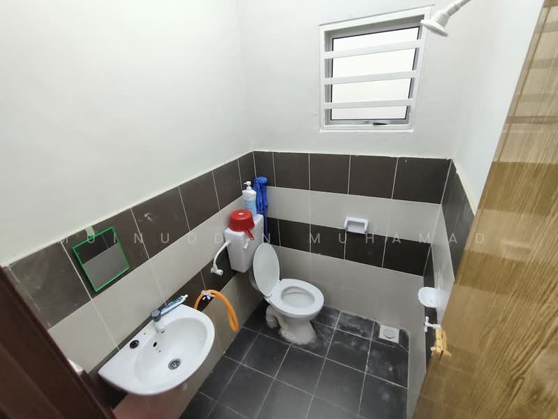 Rumah Teres 1 Tingkat untuk Dijual di Sitiawan (Perak) - Muinuddin Muhamad - Bathroom - PropertyGuru.com.my