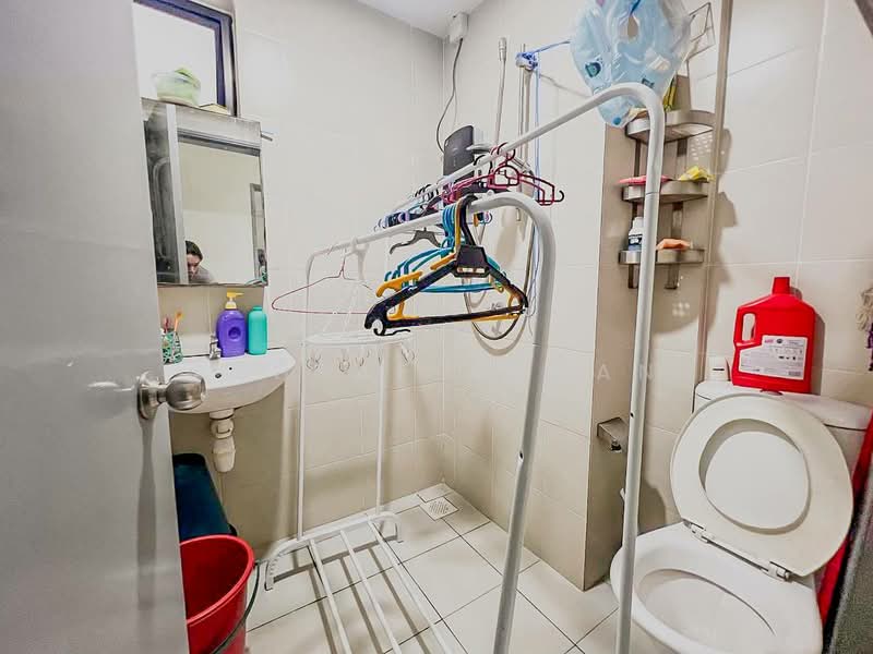 Apartment for Sale at Suria Ixora - Ashraf Azwan - Bathroom - PropertyGuru.com.my