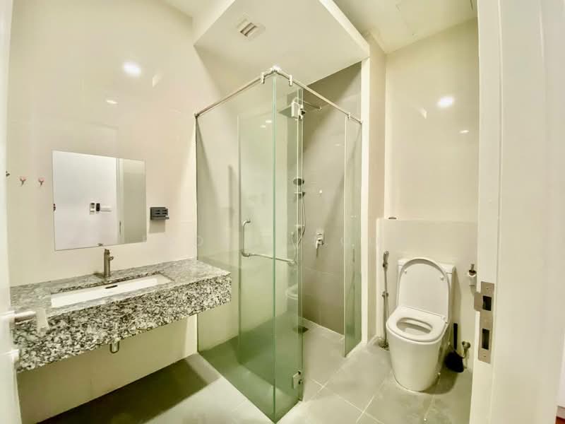 Servis Apartment untuk Dijual di The Azure Residences - FADHIL NOOR - Bathroom - PropertyGuru.com.my