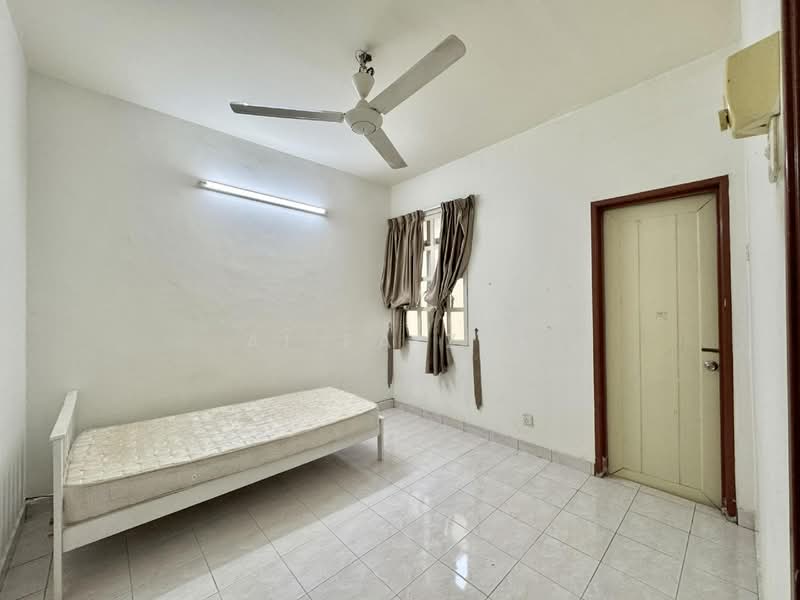 2-storey Terraced House for Sale in Bandar Seri Putra (Bangi) - Ai Faizal - Bedroom - PropertyGuru.com.my