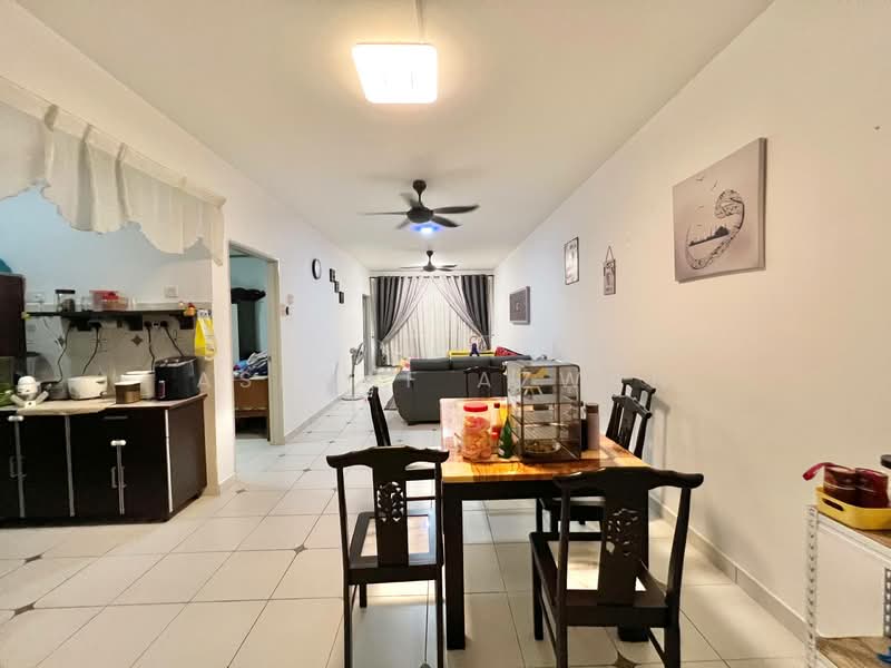 Pangsapuri untuk Dijual di Seri Utama - Ashraf Azwan - Living Room - PropertyGuru.com.my