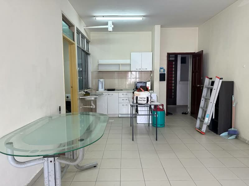 Pangsapuri untuk Dijual di Lake View Suites - Jane Loh - Kitchen - PropertyGuru.com.my