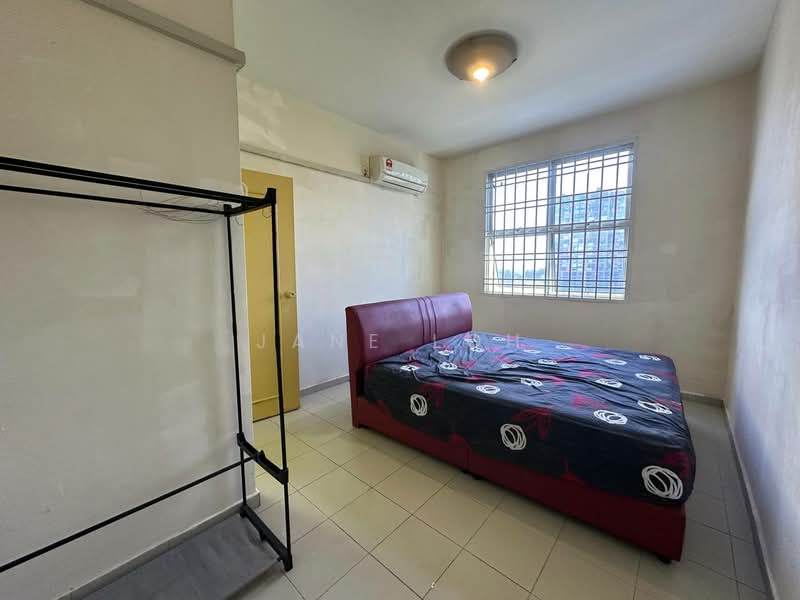 Pangsapuri untuk Dijual di Lake View Suites - Jane Loh - Bedroom - PropertyGuru.com.my
