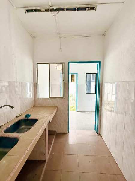2-storey Terraced House for Sale in BANDAR PUCHONG JAYA (Puchong) - Ilman Nahri - Kitchen - PropertyGuru.com.my