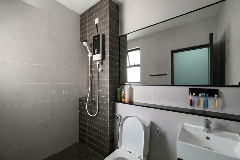 Rumah Teres 2 Tingkat untuk Dijual di U16, Elmina Gardens (Shah Alam) - Shiqin Saidin - Bathroom - PropertyGuru.com.my