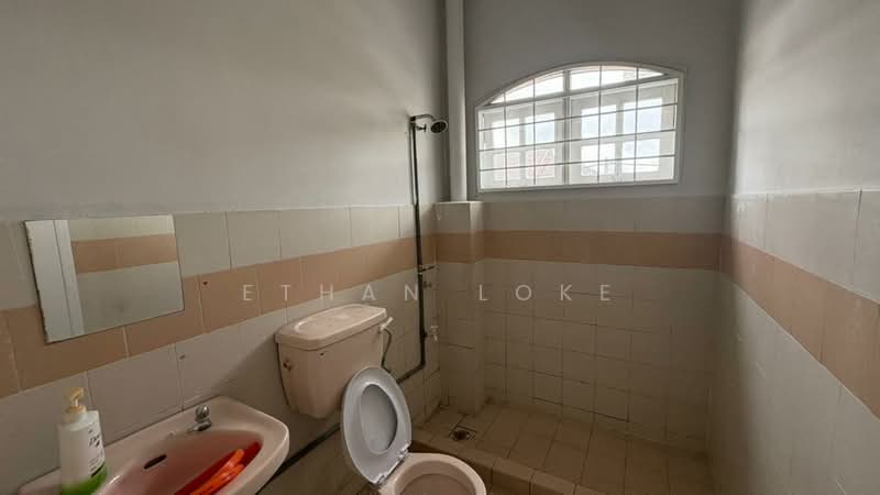 2-storey Terraced House for Sale in Sungai Long (Bandar Sungai Long) - Ethan Loke - Bathroom - PropertyGuru.com.my