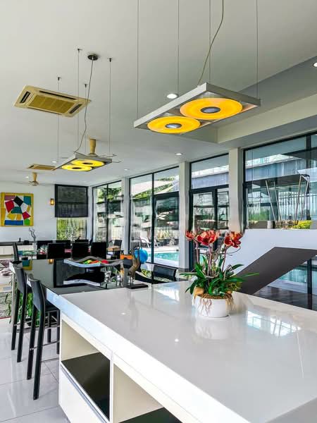 Rumah Banglo untuk Dijual di Mines Resort City (Seri Kembangan) - Shiqin Saidin - Living Room - PropertyGuru.com.my
