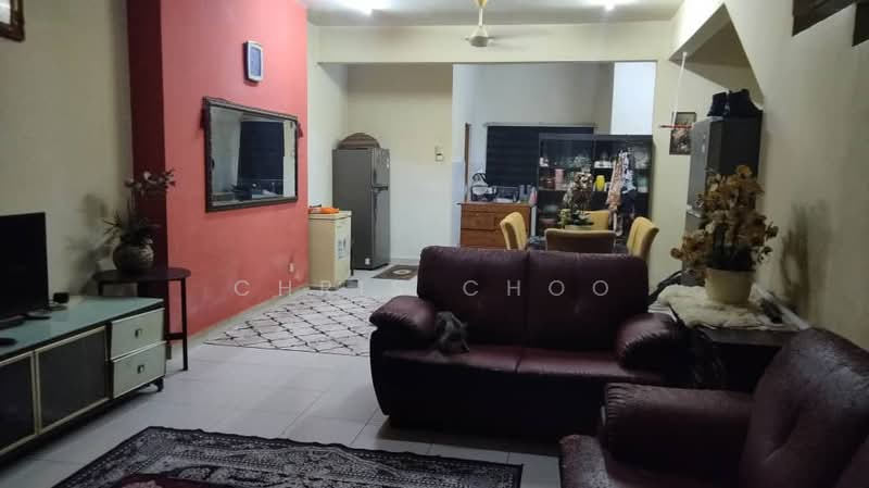 2-storey Terraced House for Sale in Bandar Rinching Seksyen 6 (Semenyih) - Chris Choo - Living Room - PropertyGuru.com.my