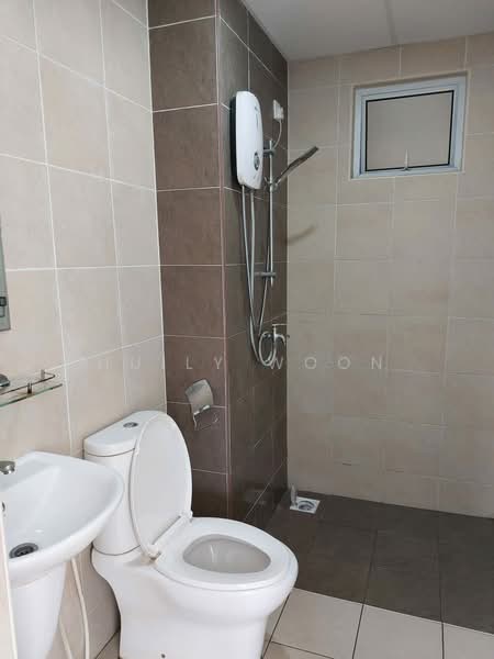 Servis Apartment untuk Dijual di Pangsapuri Tanah Emas (Golden Sands) - Huily Woon - Bathroom - PropertyGuru.com.my