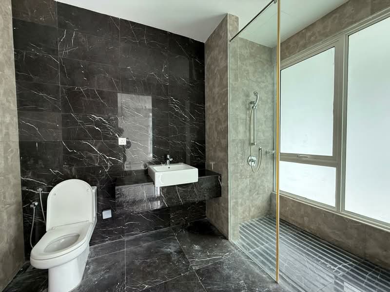 Bungalow for Sale in Batu Maung (Penang) - Feoyz Teoh - Bathroom - PropertyGuru.com.my