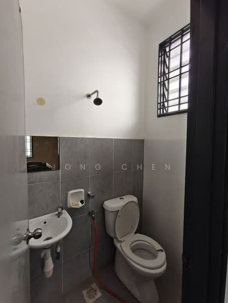 Semi-Detached House for Sale in Taman Mutiara Rini (Skudai) - Jong Chen - Bathroom - PropertyGuru.com.my