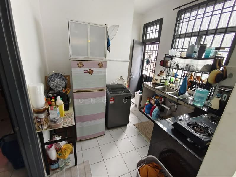 Semi-Detached House for Sale in Taman Mutiara Rini (Skudai) - Jong Chen - Kitchen - PropertyGuru.com.my