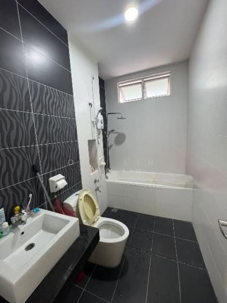 Semi-Detached House for Sale in Bandar Dato Onn (Tebrau) - Ong Lih Shyan - Bathroom - PropertyGuru.com.my