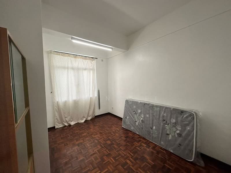 Pangsapuri untuk Dijual di Taman Jubilee Phase 5 - Elaine Lee - Bedroom - PropertyGuru.com.my