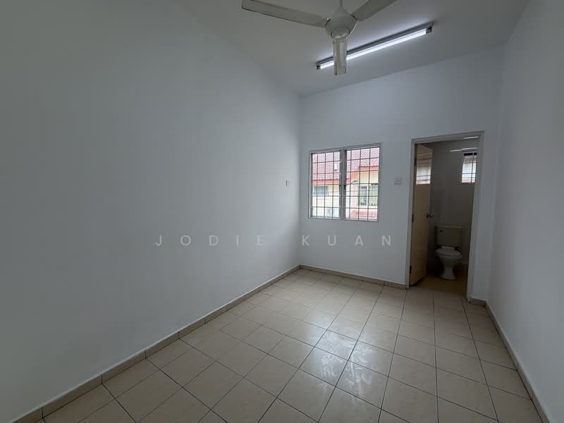 Rumah Teres 2-Tingkat untuk Dijual di Bandar Seri Botani (Ipoh) - Jodie Kuan - BEDROOM 2 - PropertyGuru.com.my