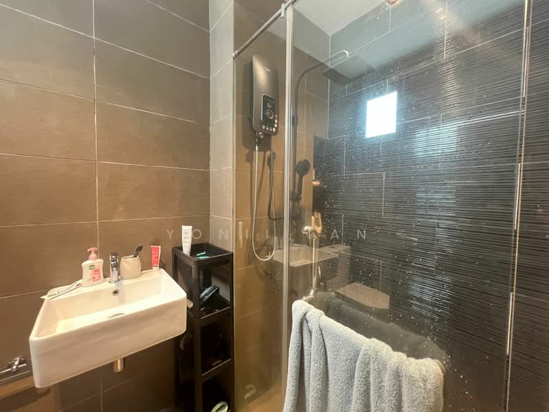 Kondominium untuk Dijual di Setia Sky Ville - Yonii Tan - Bathroom - PropertyGuru.com.my