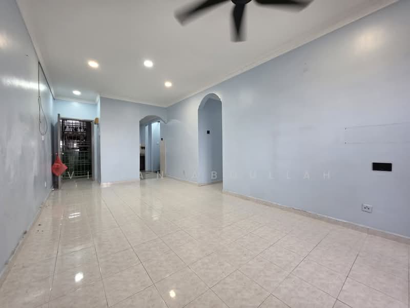 Apartment for Rent at Idaman Senibong - Vivian Abdullah - Living Room - PropertyGuru.com.my