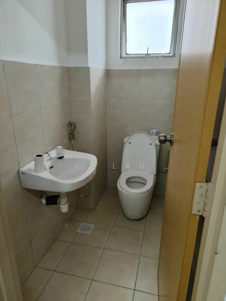 Cluster Factory for Sale in Eco Business Park 1 (Johor Bahru) - LZ Lau - Bathroom - PropertyGuru.com.my