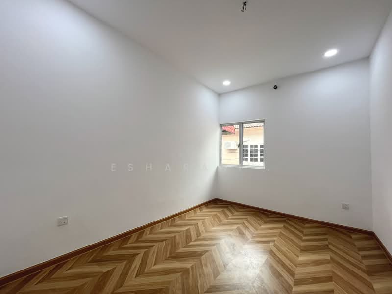 2-storey Terraced House for Sale in Bukit Sungai Long (Kajang) - Esharani . - PropertyGuru.com.my
