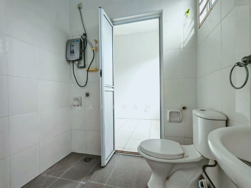 2-storey Terraced House for Sale in Bandar Teknologi Kajang (Kajang) - Mahirah . - Bathroom - PropertyGuru.com.my