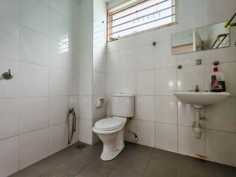 2-storey Terraced House for Sale in Bandar Teknologi Kajang (Kajang) - Mahirah . - Bathroom - PropertyGuru.com.my