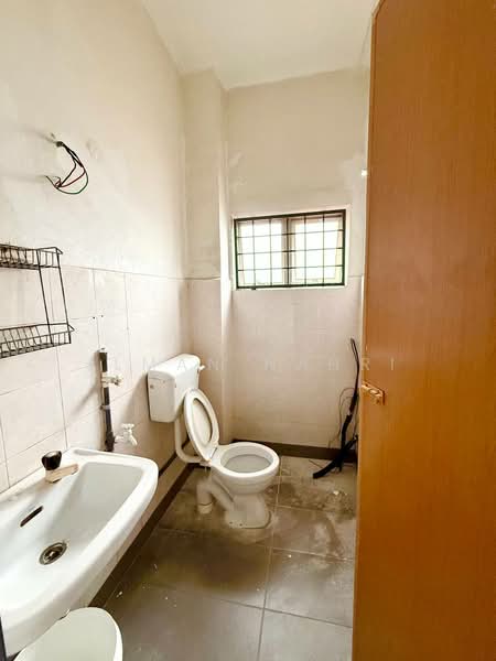 2-storey Terraced House for Sale in Bandar Rinching Seksyen 2 (Semenyih) - Ilman Nahri - Bathroom - PropertyGuru.com.my