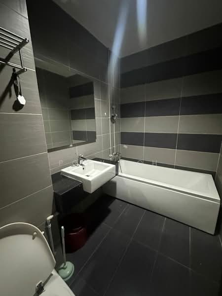 Condominium for Rent at KSL D'Esplanade Residence - Poey Loh - Bathroom - PropertyGuru.com.my