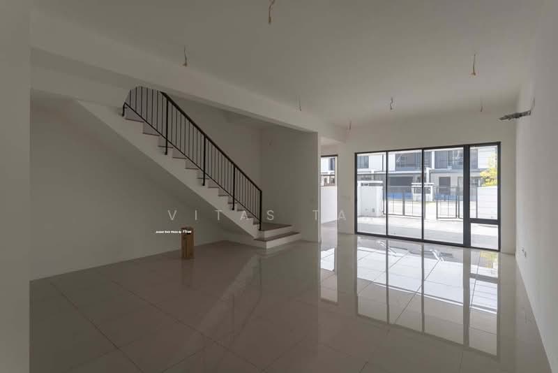 Rumah Teres 2 Tingkat untuk Dijual di Bandar Bukit Raja (Klang) - Vitas Tan - Living Room - PropertyGuru.com.my