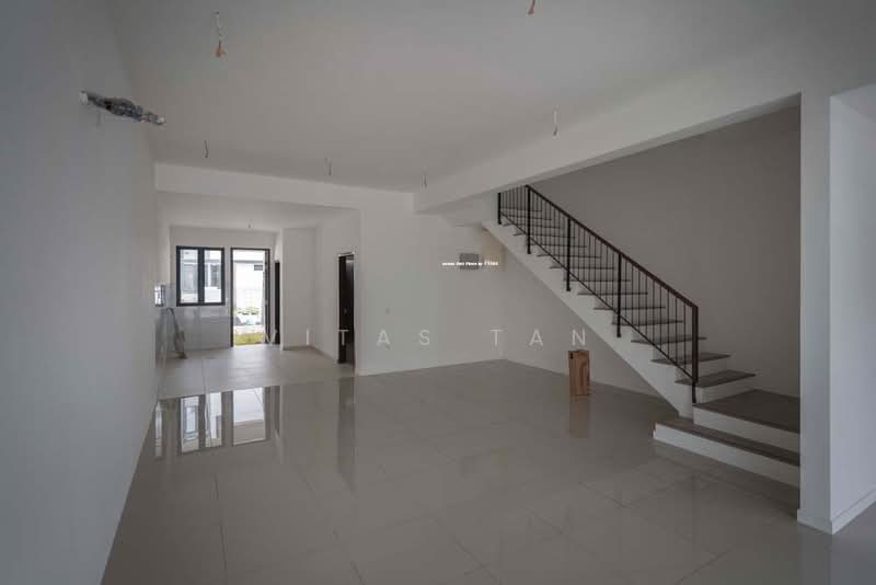 Rumah Teres 2 Tingkat untuk Dijual di Bandar Bukit Raja (Klang) - Vitas Tan - Living Room - PropertyGuru.com.my