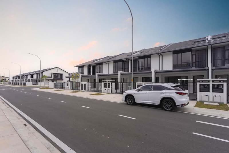 Rumah Teres 2 Tingkat untuk Dijual di Bandar Bukit Raja (Klang) - Vitas Tan - Exterior - PropertyGuru.com.my